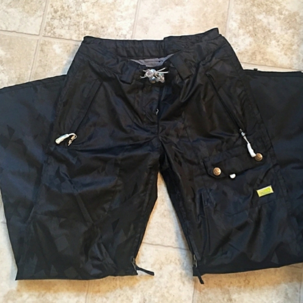 Morrow snowboard/snowpants